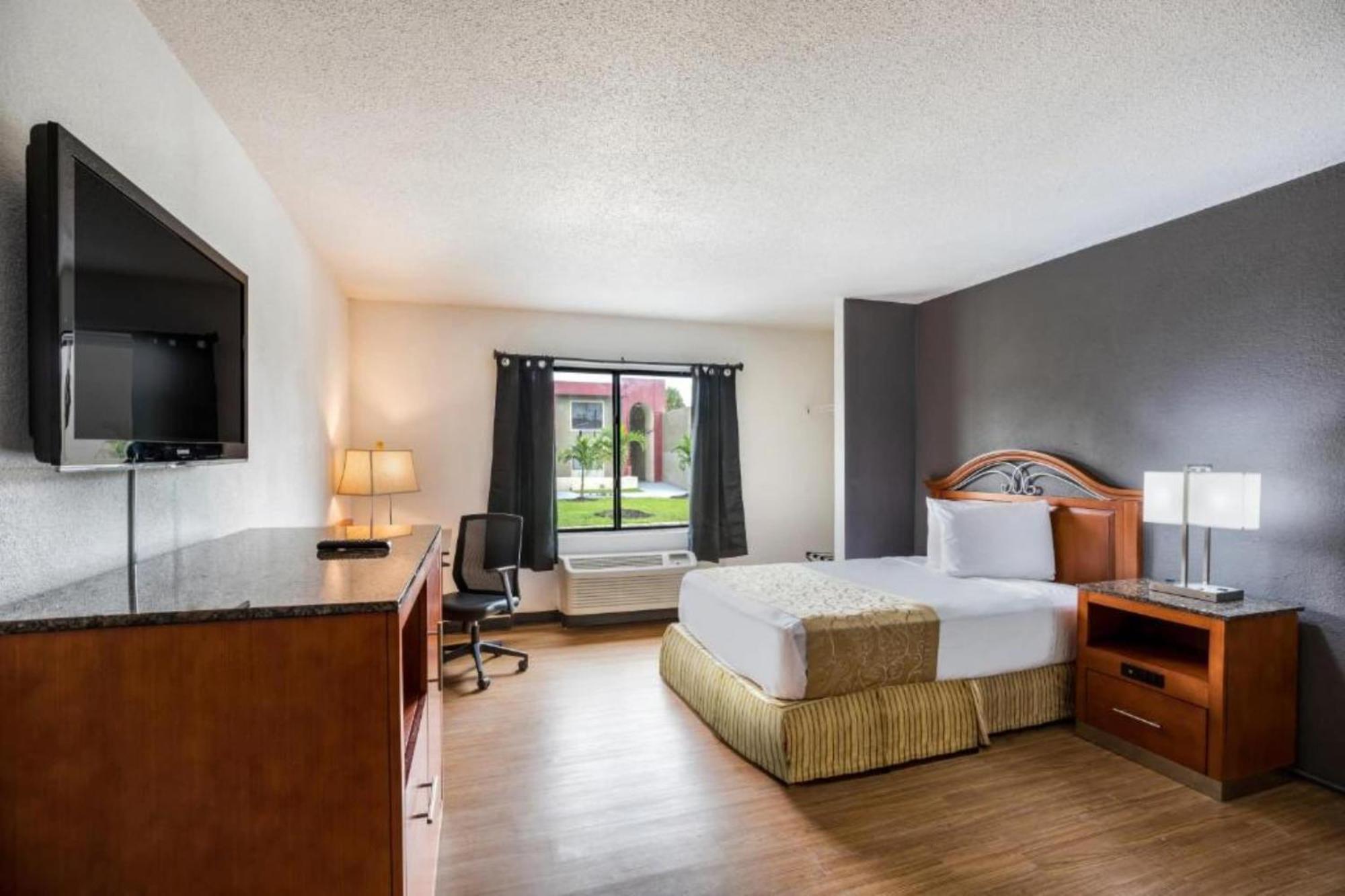 Oyo Hotel Orlando Airport Екстериор снимка
