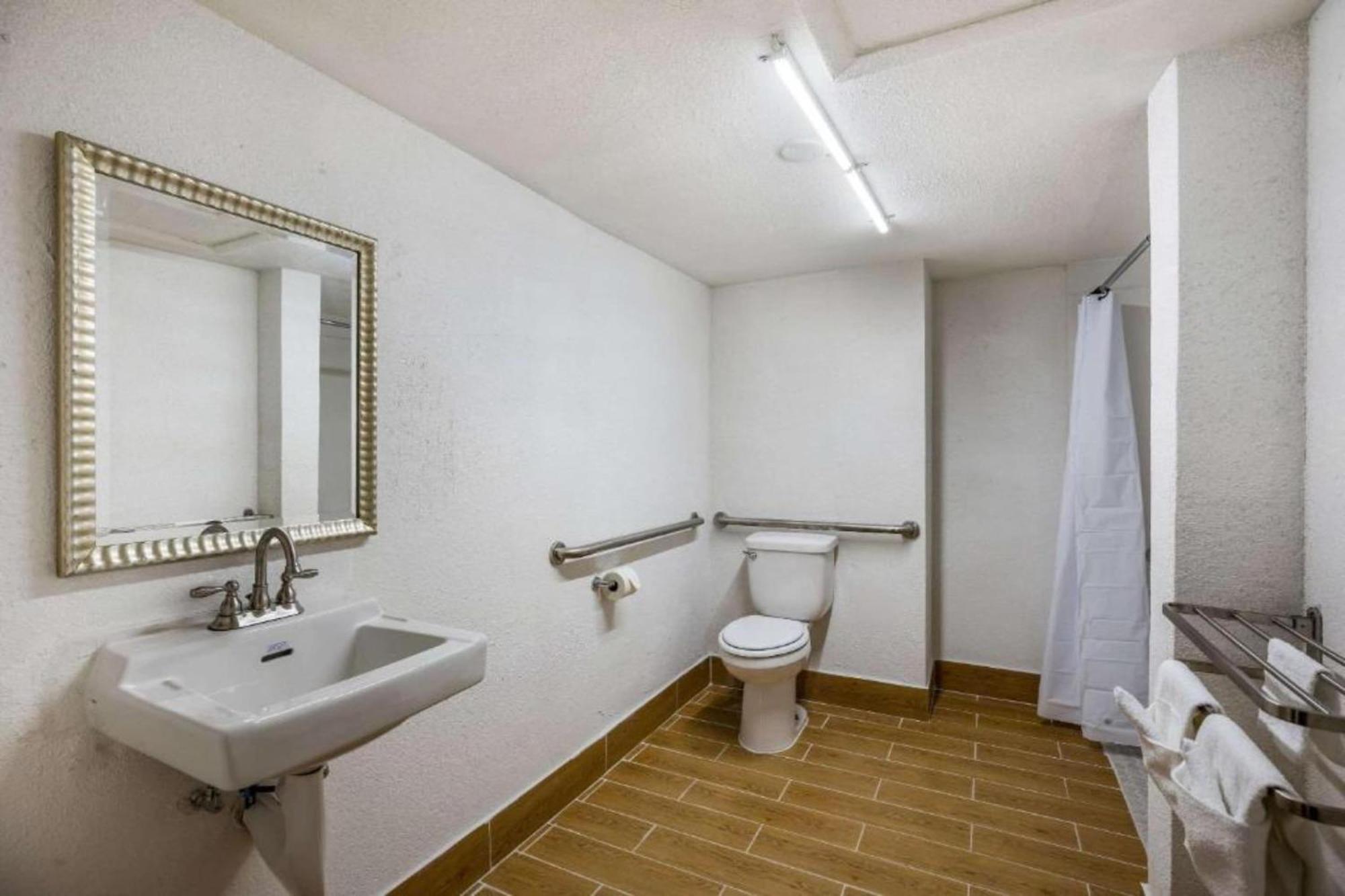 Oyo Hotel Orlando Airport Екстериор снимка