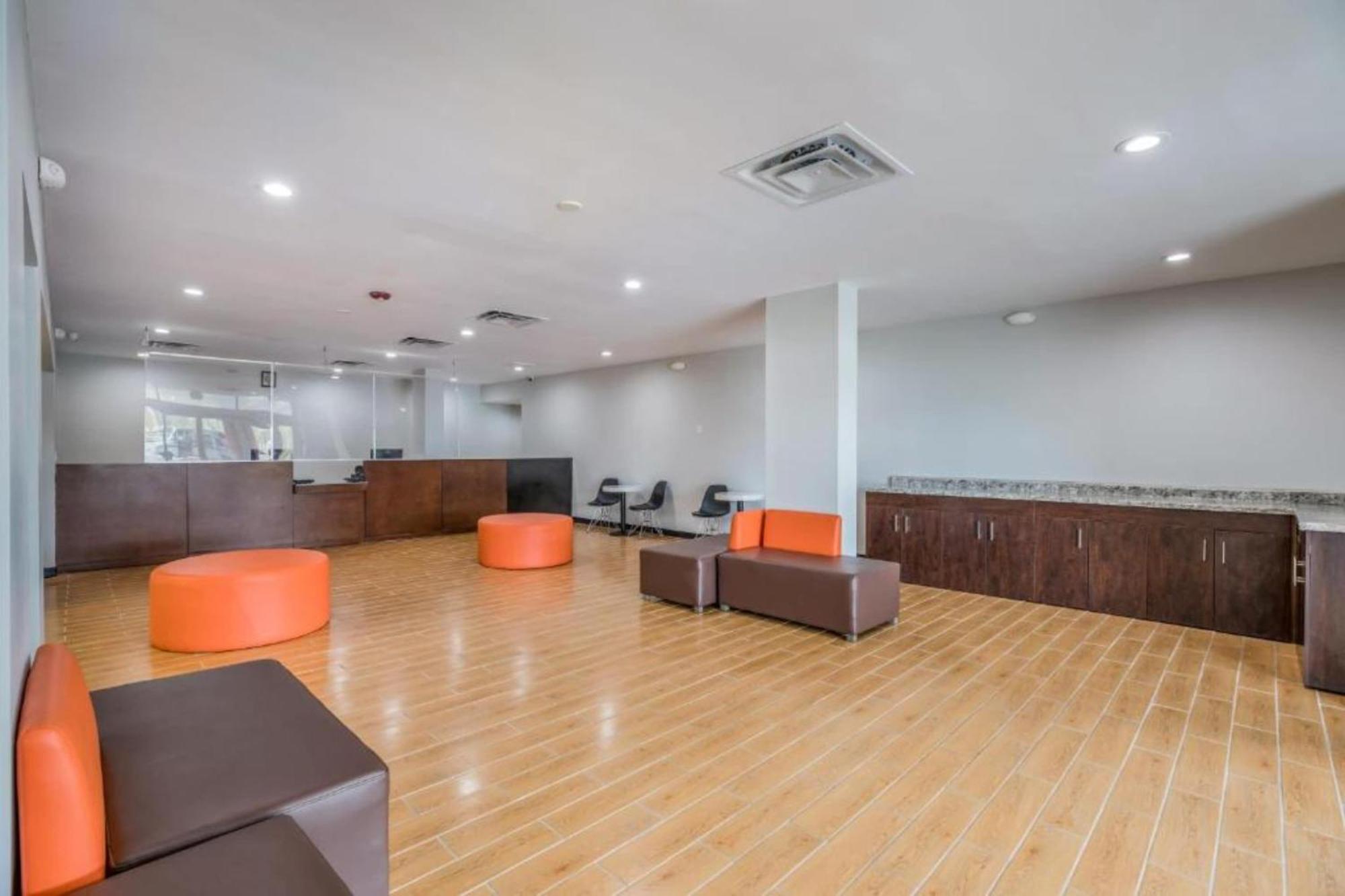 Oyo Hotel Orlando Airport Екстериор снимка